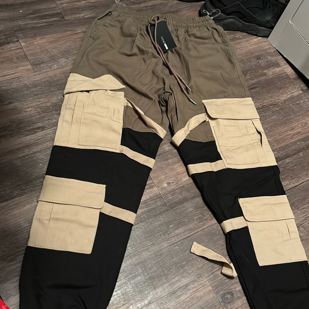 Fashion nova joggers size small